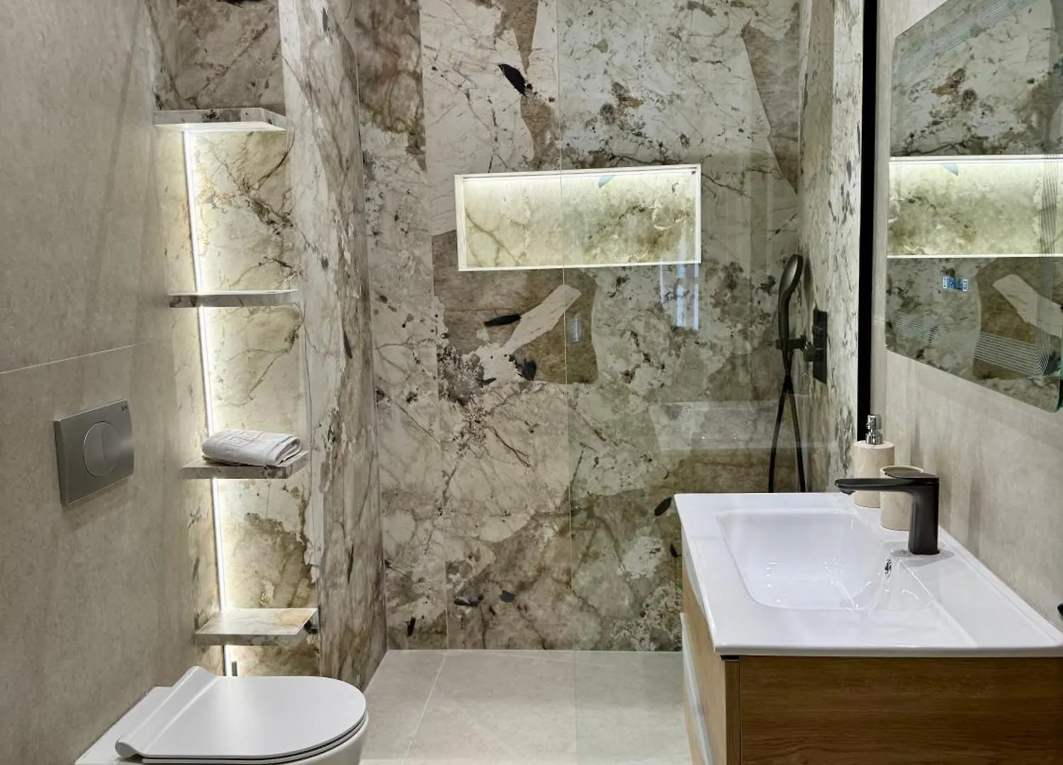 Teds Luxury Apartments Tirana 0*,